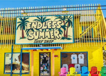 front view of the endless summer surf shop